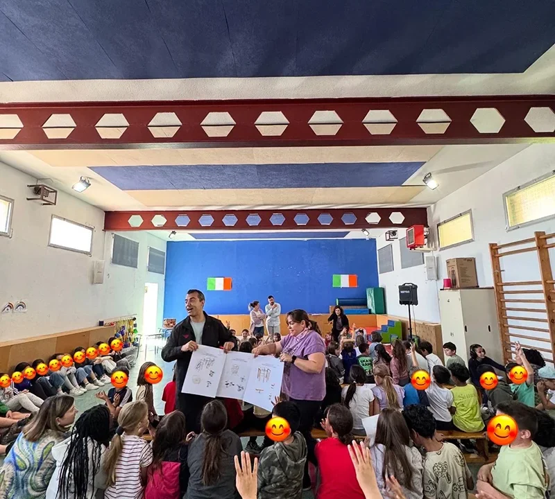 CEIP Pico de la Miel durante la elección de los elementos del parque de la avenida